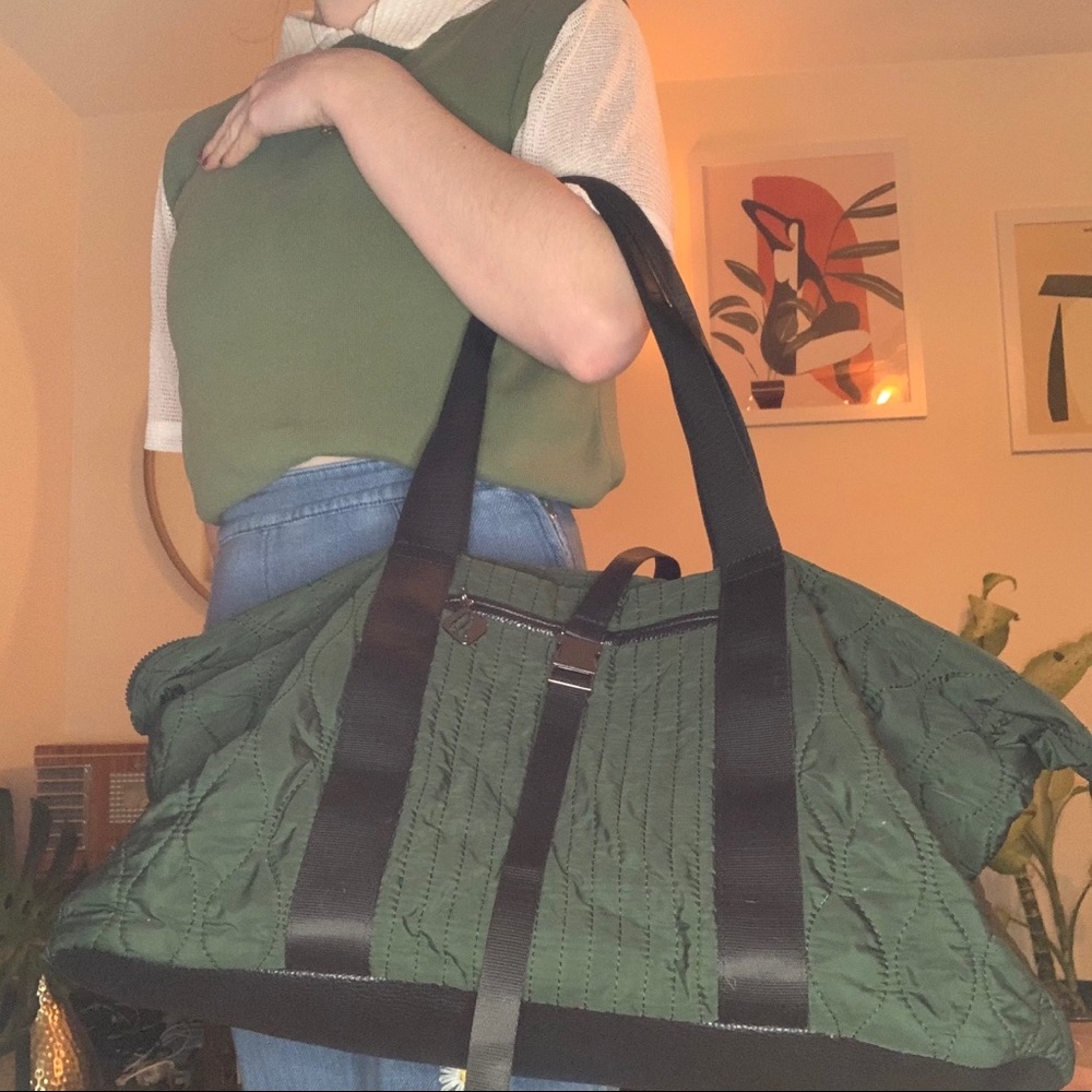 fabletics quilted gym workout bag POCKETS